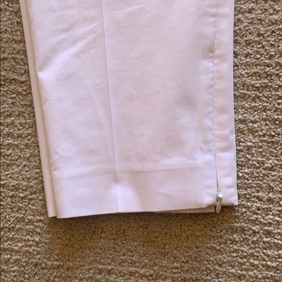 Like new Ann Taylor capris in white size 4! - Picture 6 of 8
